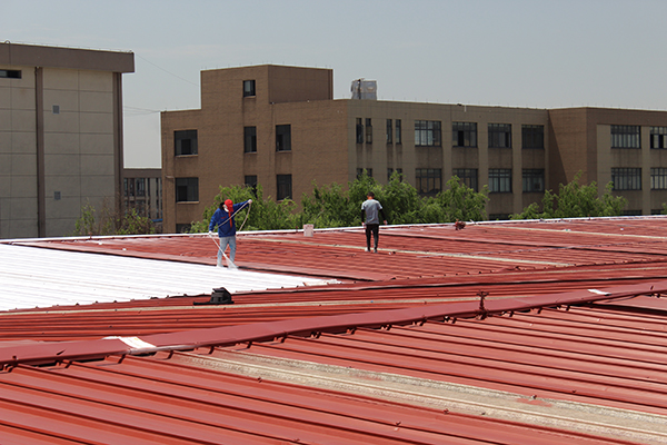 廠房彩鋼瓦屋面多久需要翻新一次？價格是多少？